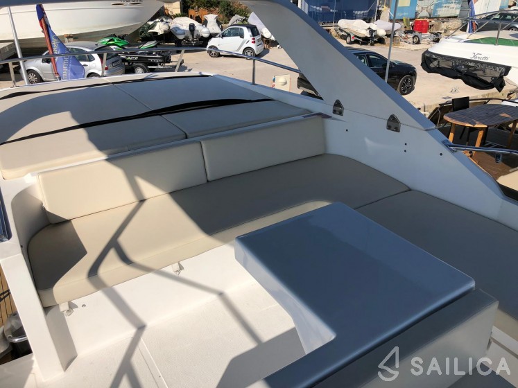 Yaretti 1910 - Yacht Charter Sailica