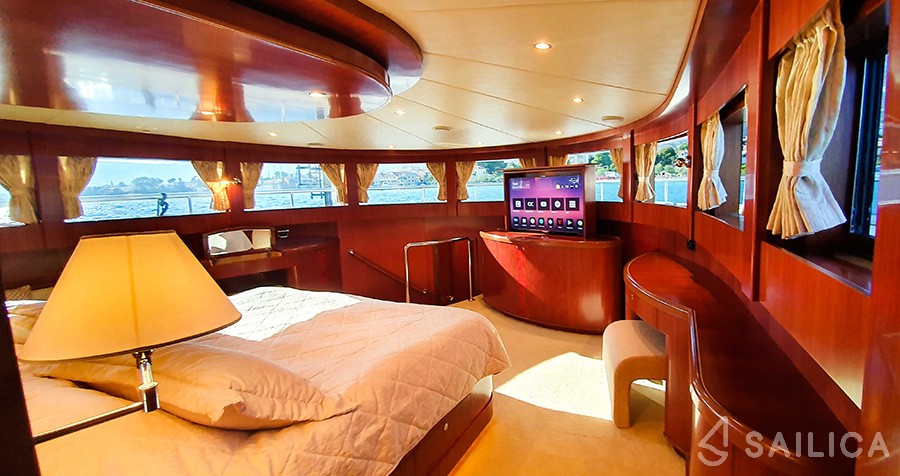 Johnson 87 - Yacht Charter Sailica