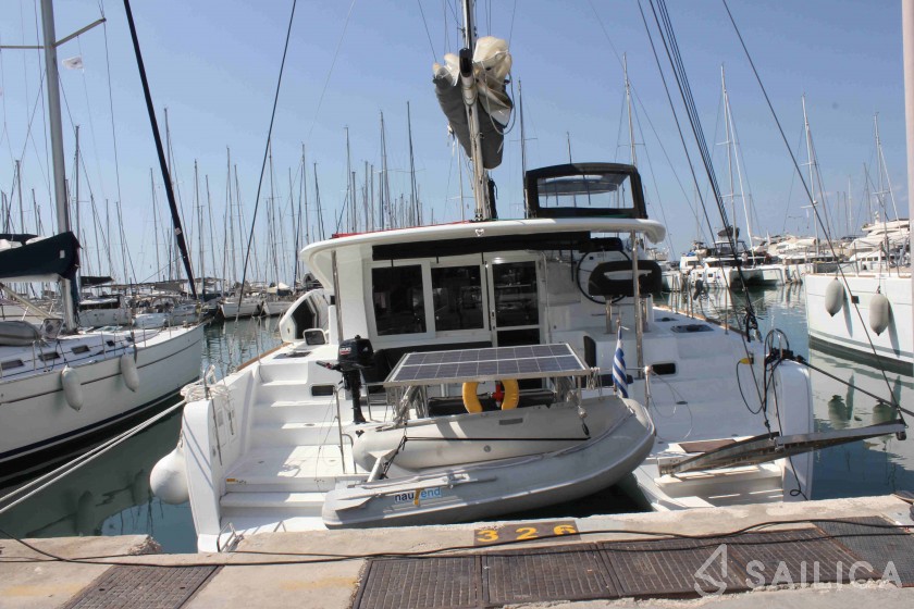 Lagoon 40 - Yacht Charter Sailica