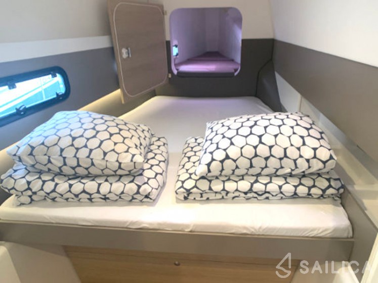 Bali 4.1 - Yacht Charter Sailica