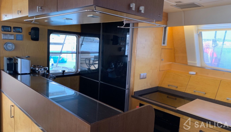 Sunreef 62 - Yacht Charter Sailica