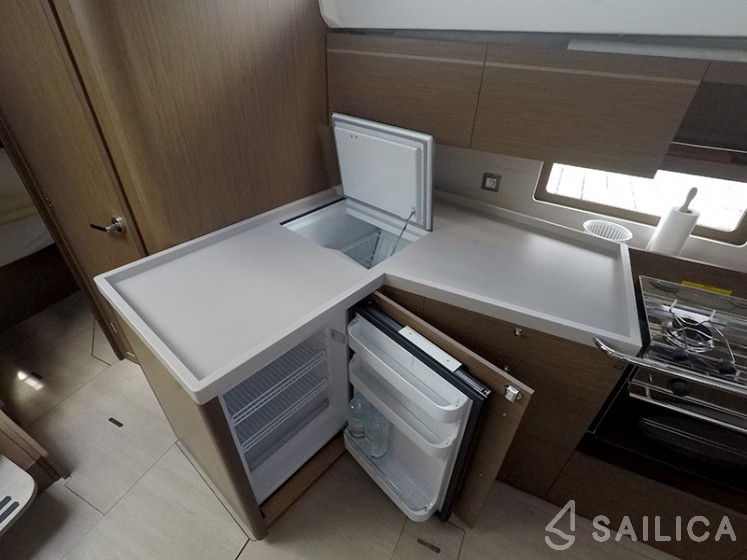 Oceanis 46.1 - Yacht Charter Sailica