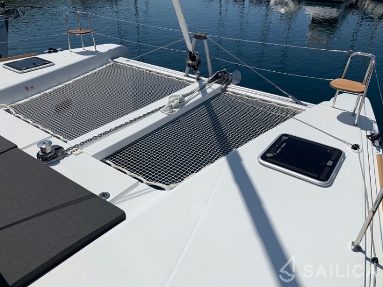 Lagoon 40 - Yacht Charter Sailica