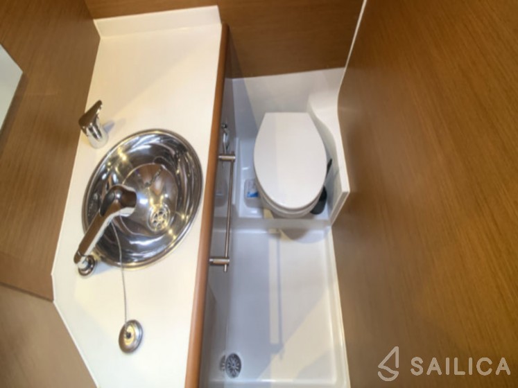 Sun Odyssey 419 - Yacht Charter Sailica