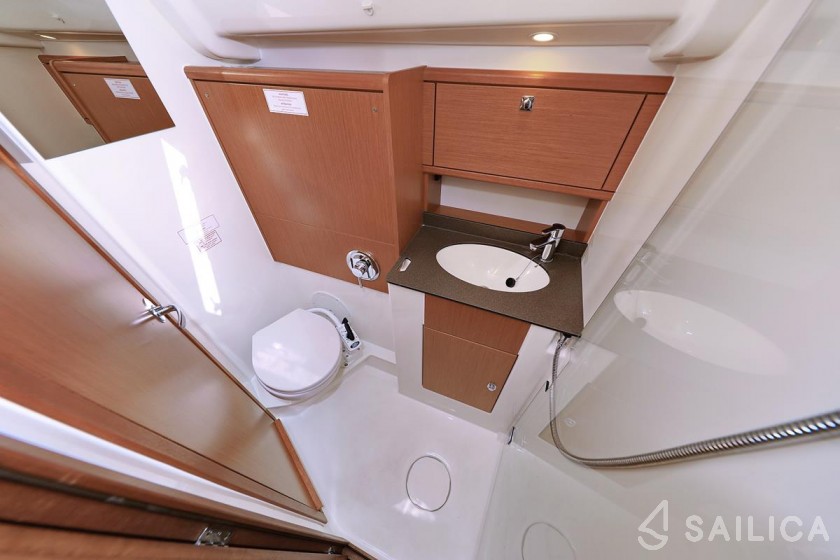 Bavaria 51 Cruiser - Yacht Charter Sailica
