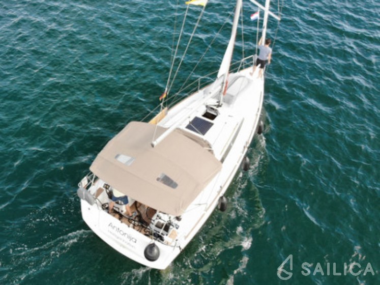 Sun Odyssey 349 - Yacht Charter Sailica