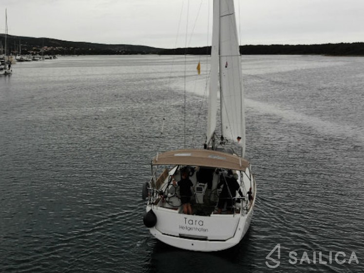 Sun Odyssey 389 - Yacht Charter Sailica