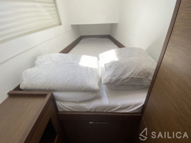 Lagoon 40 - Yacht Charter Sailica