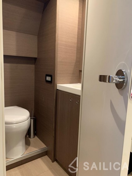 Bali 5.4. - Yacht Charter Sailica