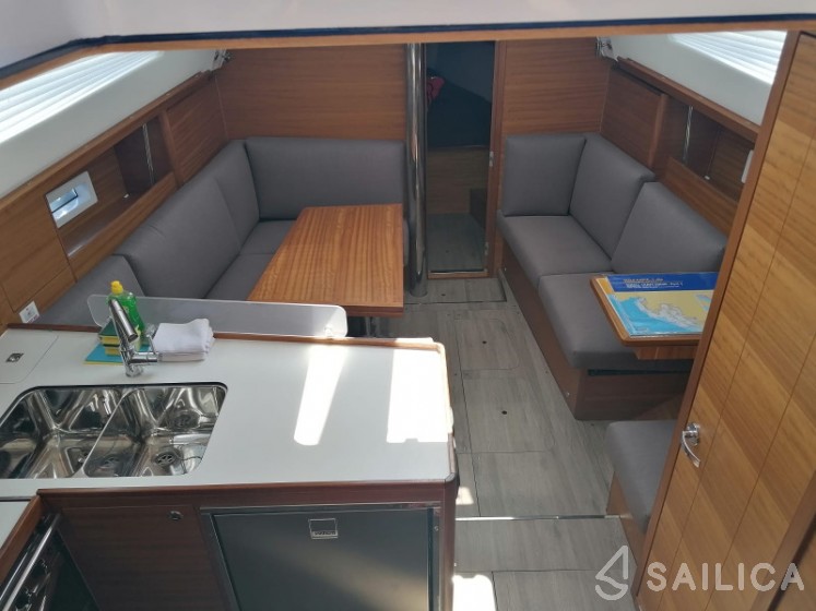 Elan 40.1 - Yacht Charter Sailica