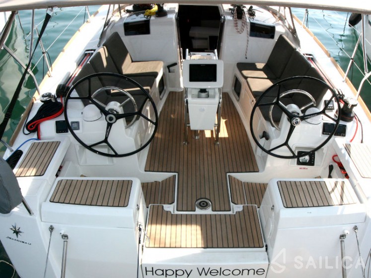 Sun Odyssey 419 - Yacht Charter Sailica