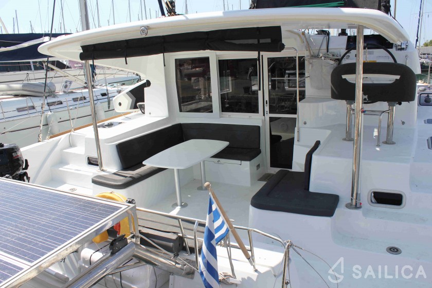 Lagoon 40 - Yacht Charter Sailica