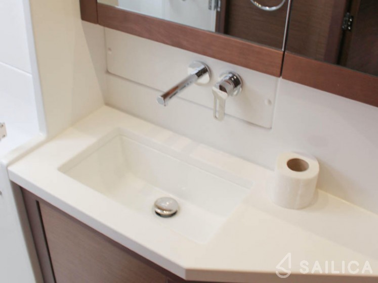 Lagoon 450 - Yacht Charter Sailica