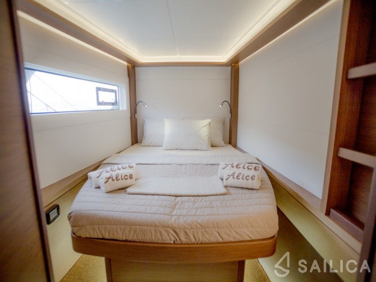 Lagoon 46  - Yacht Charter Sailica