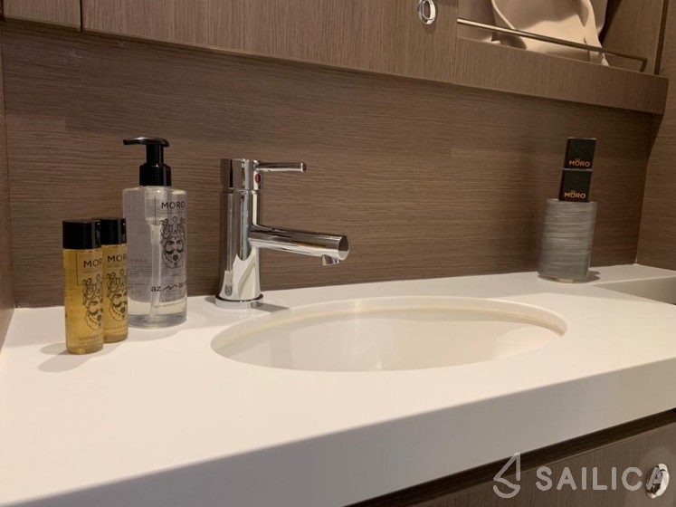 Bali 5.4. - Yacht Charter Sailica