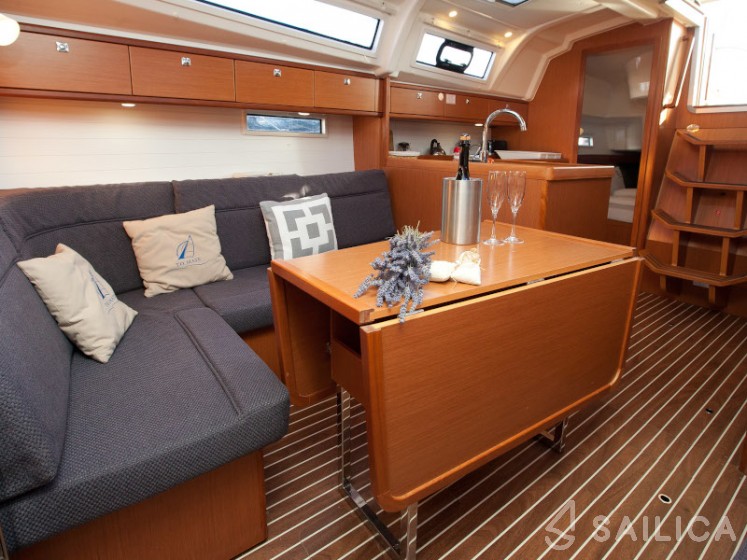 Bavaria 37 Cruiser - Yacht Charter Sailica