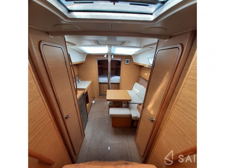 Dufour 382 GL - Yacht Charter Sailica