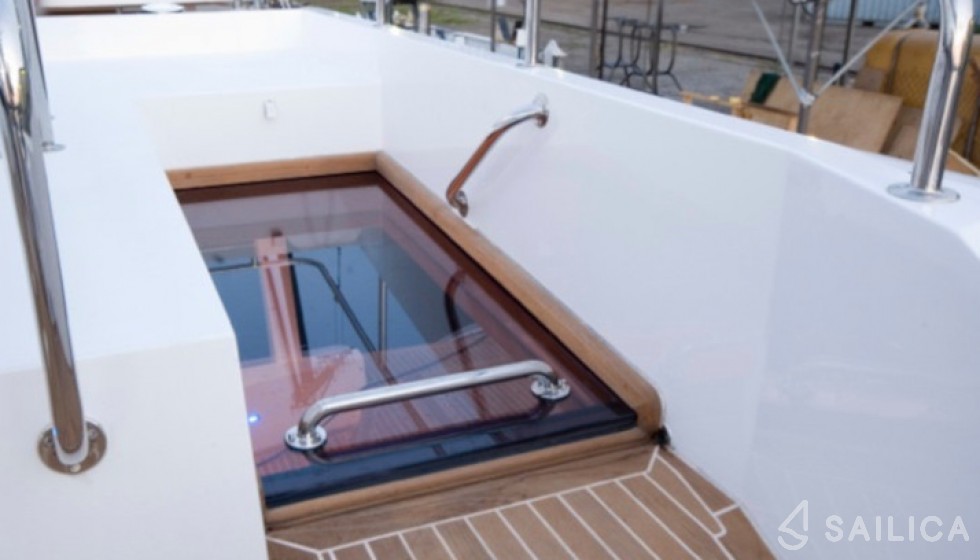 Sunreef 62 - Yacht Charter Sailica