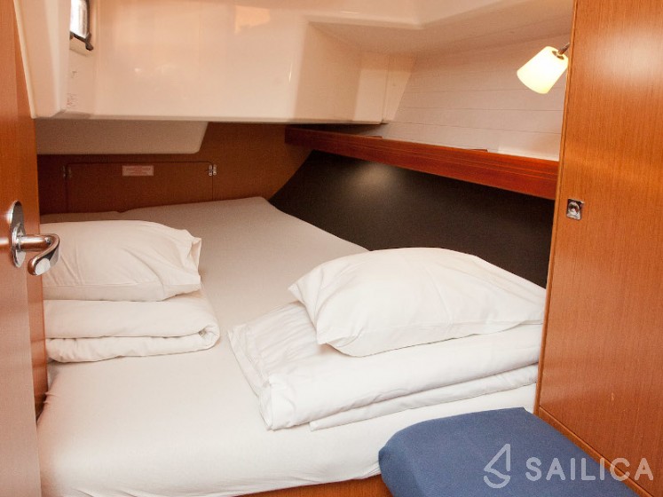 Bavaria Cruiser 37 - Yacht Charter Sailica