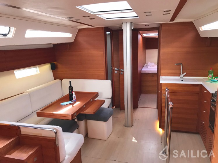 More 55 - Yacht Charter Sailica
