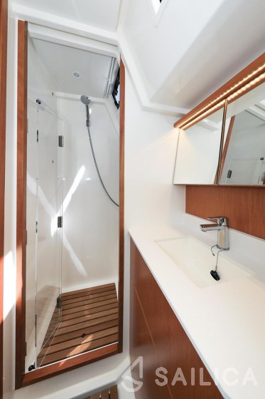 Bavaria C45 Style - Yacht Charter Sailica