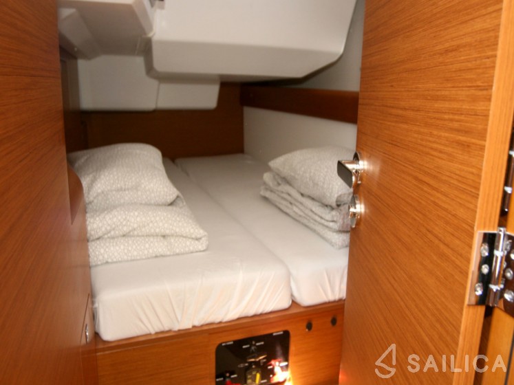 Sun Odyssey 479 - Yacht Charter Sailica