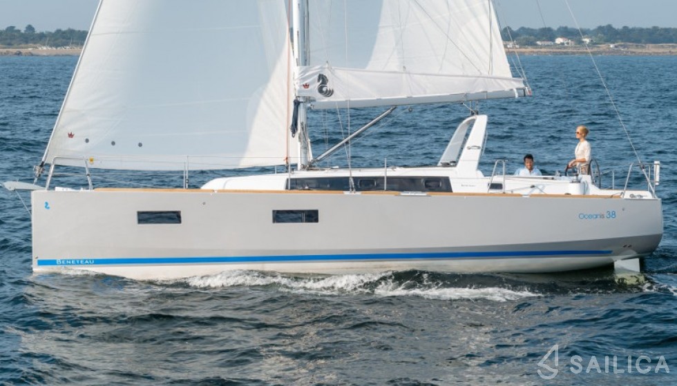 Oceanis 38 - Yacht Charter Sailica
