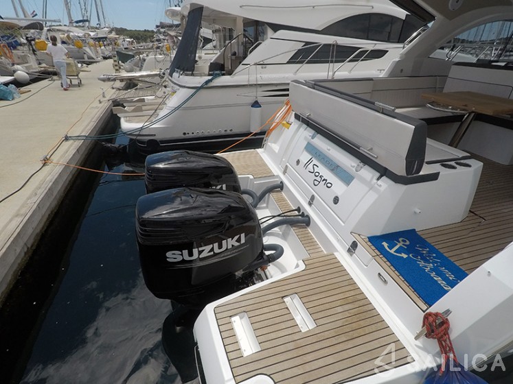Leader 33 - Yacht Charter Sailica