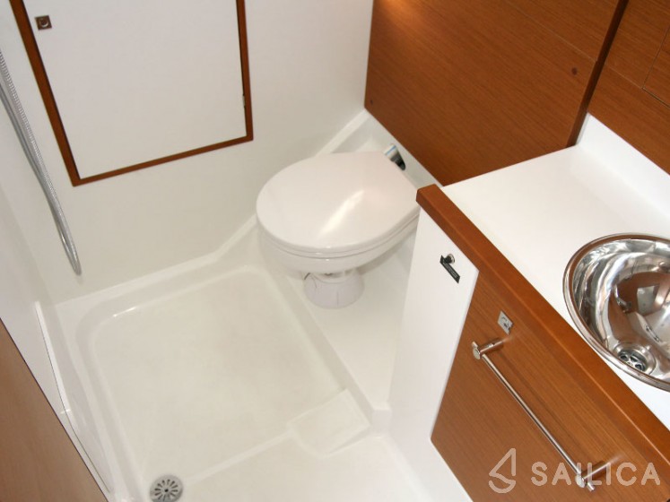 Sun Odyssey 389 - Yacht Charter Sailica