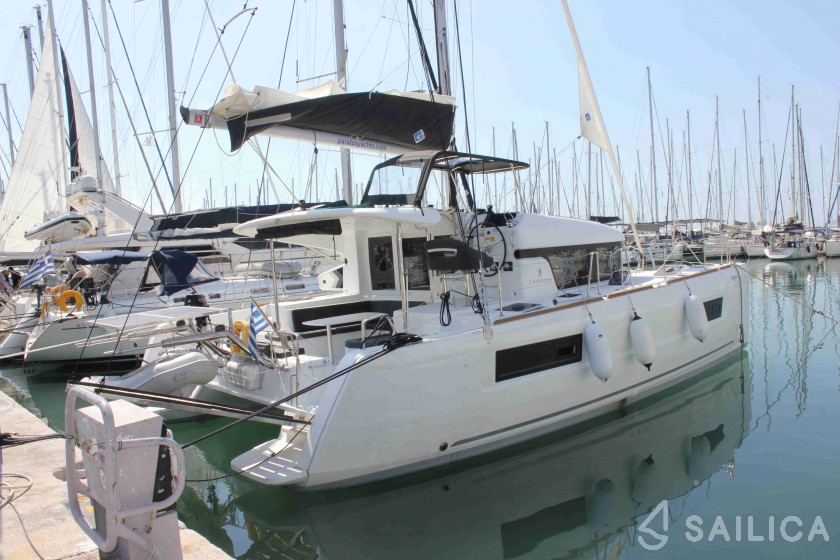 Lagoon 40 - Yacht Charter Sailica