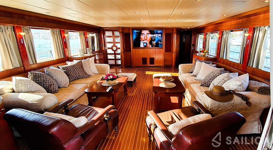 Johnson 87 - Yacht Charter Sailica