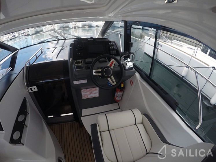 Leader 33 - Yacht Charter Sailica