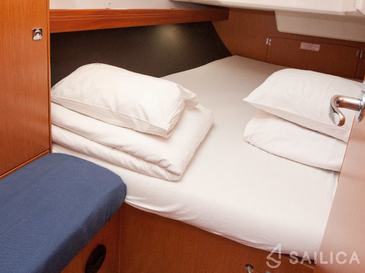 Bavaria Cruiser 37 - Yacht Charter Sailica