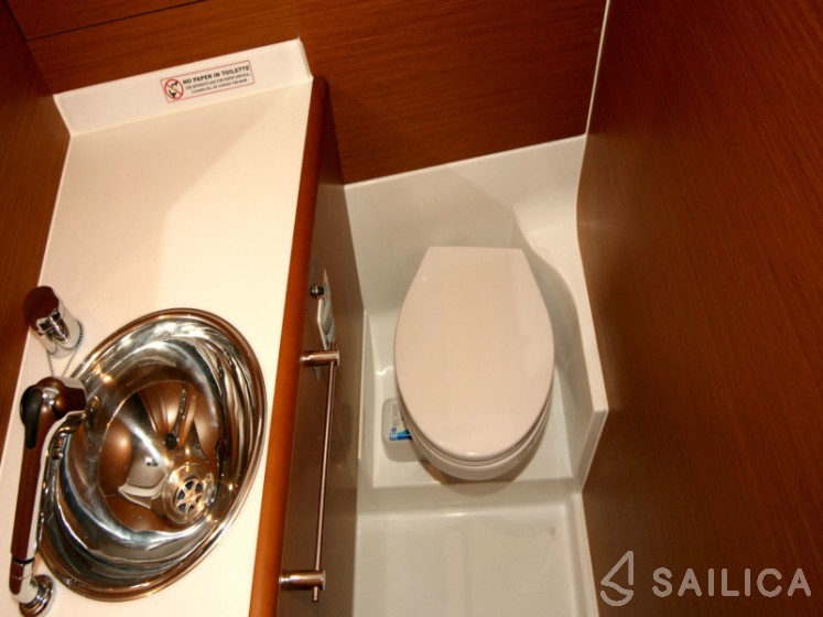 Sun Odyssey 419 - Yacht Charter Sailica
