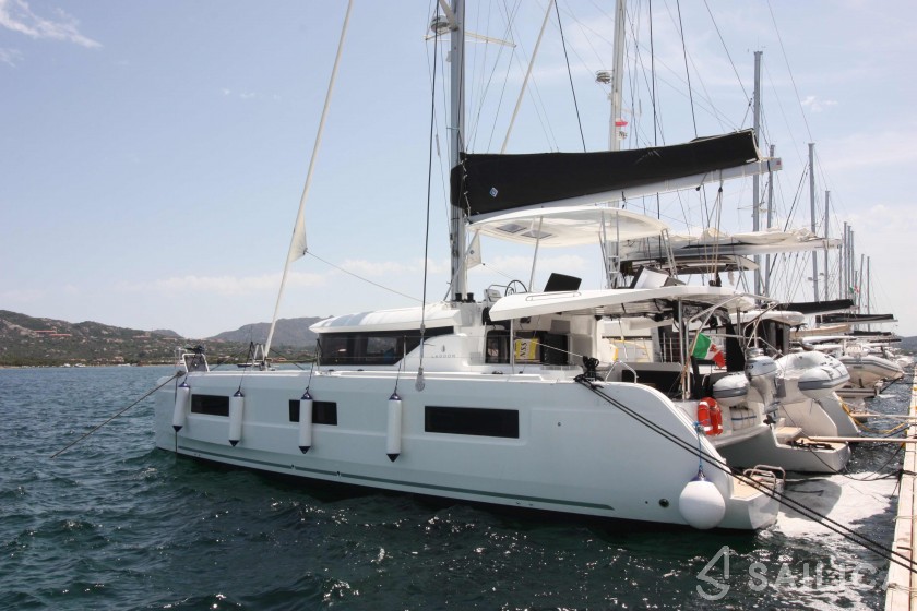 Lagoon 46  - Yacht Charter Sailica