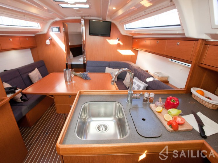 Bavaria 37 Cruiser - Yacht Charter Sailica