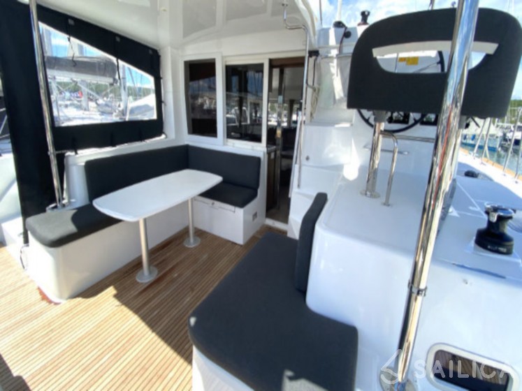 Lagoon 40 - Yacht Charter Sailica