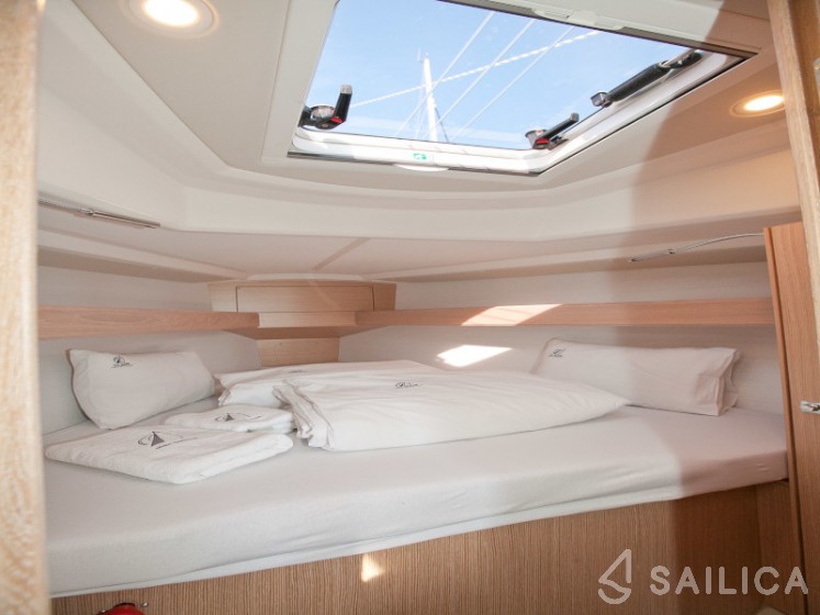 Bavaria Cruiser 34 Style - Yacht Charter Sailica