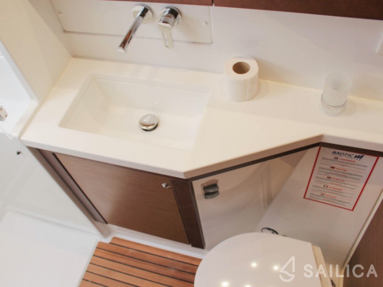 Lagoon 450 - Yacht Charter Sailica