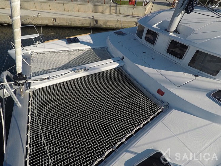 Lagoon 380 - Yacht Charter Sailica