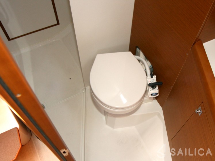 Sun Odyssey 349 - Yacht Charter Sailica