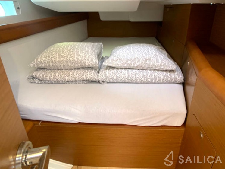 Sun Odyssey 479 - Yacht Charter Sailica