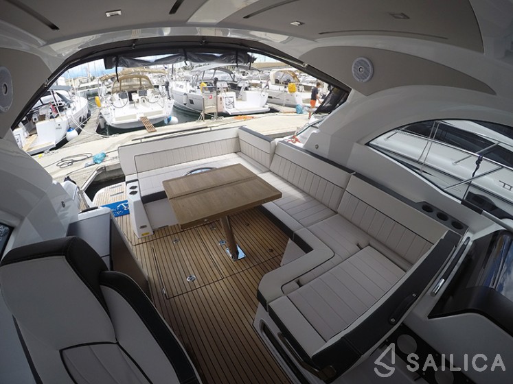 Leader 33 - Yacht Charter Sailica