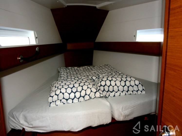 Sun Odyssey 419 - Yacht Charter Sailica