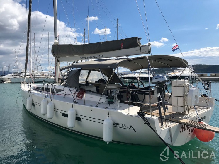More 55 - Yacht Charter Sailica