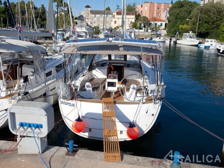 Bavaria 37 Cruiser - Yacht Charter Sailica