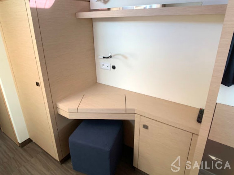 Lucia 40 - Yacht Charter Sailica