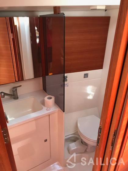 More 55 - Yacht Charter Sailica