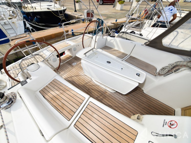 Oceanis 40 - Yacht Charter Sailica