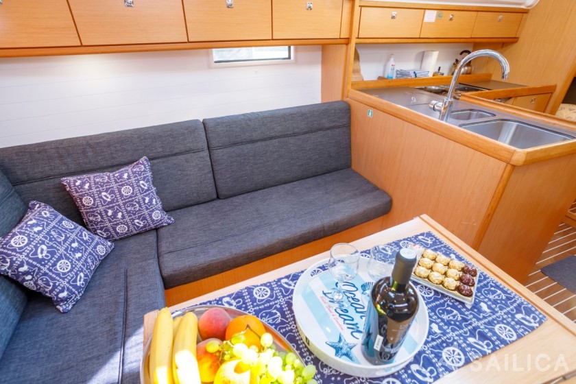 Bavaria 37 Cruiser - Yacht Charter Sailica